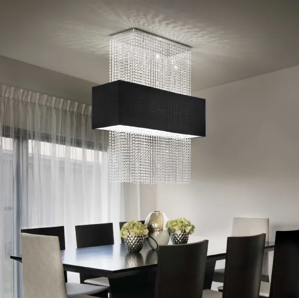 Lampada a sospensione Phoenix con paralume rivestito in tessuto ed elementi decorativi con catene di ottagoni in cristallo molato di Ideal Lux